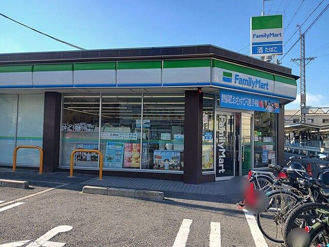 コンビニ　ファミリーマート金剛駅前店様（コンビニ）まで453m