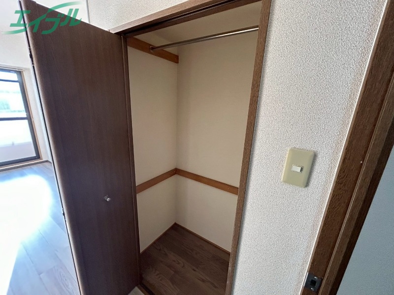 収納　同型参考写真