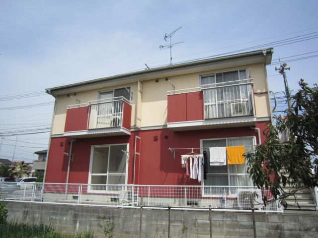 建物外観　静かな住環境ですよ。