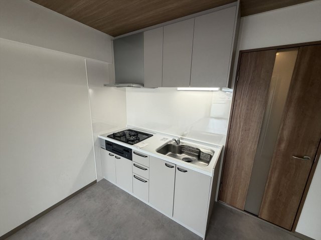 キッチン　3口コンロのシステムキッチン