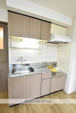 ＪＲ函館本線 小樽駅 バス乗車時間：9分 最寄りバス停で下車 徒歩5分 4階建 築36年のキッチン写真