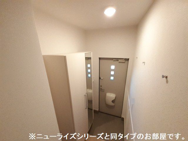 玄関　画像は同建築メーカー施工のもの。色等の違いがある場合有。