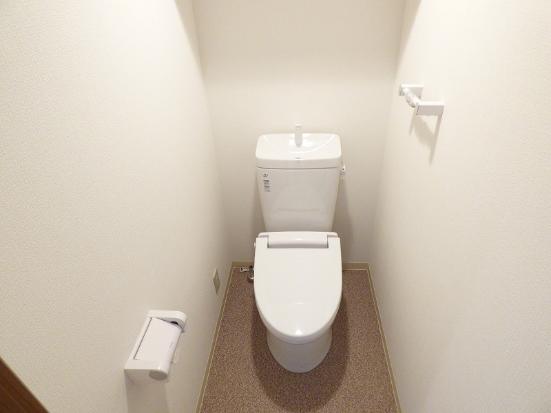 京王線 府中駅 徒歩4分 14階建 築12年のトイレ写真