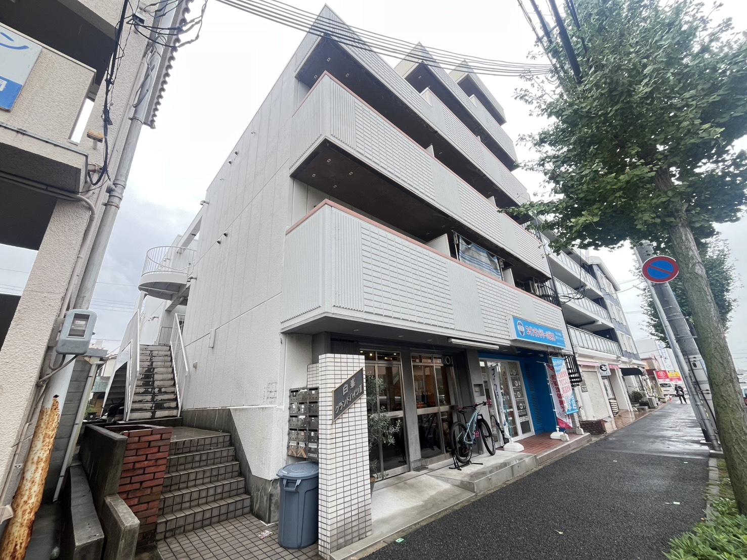 白峯グランドハイツIIの外観写真