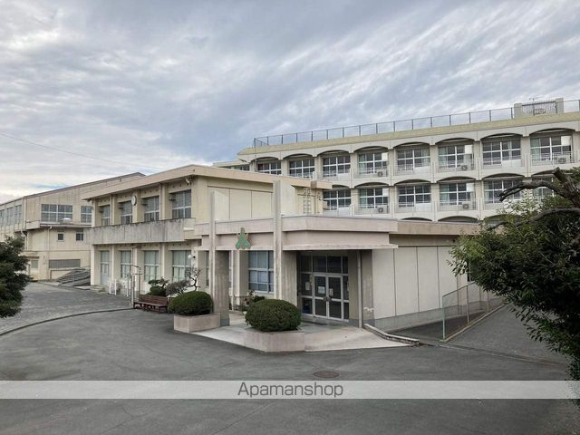 小学校　鷹岡小学校（小学校）まで414m