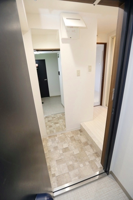 ＪＲ東海道本線 岸辺駅 徒歩10分 5階建 築36年の玄関写真
