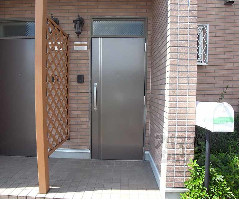 その他設備　玄関ドアです