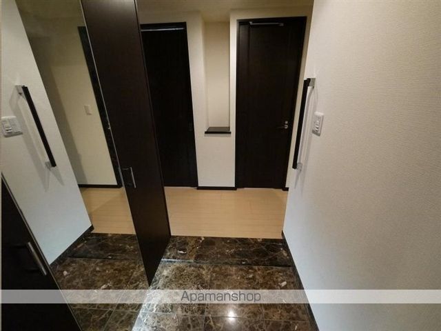 仙台市地下鉄南北線 五橋駅 徒歩2分 19階建 築19年の玄関写真