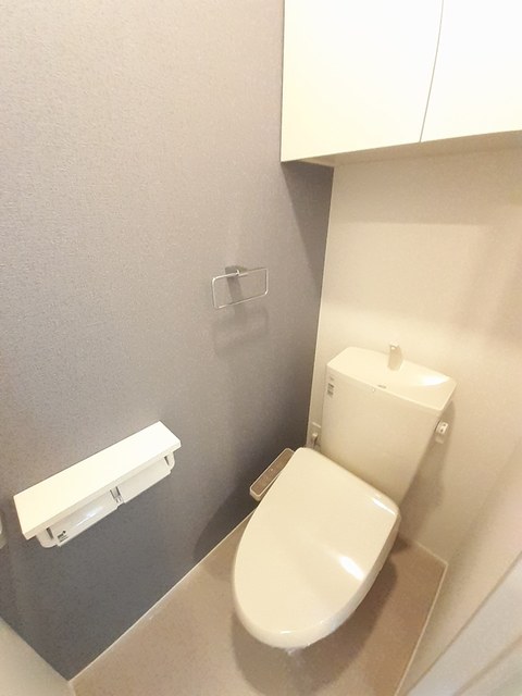 ＪＲ山陽本線 福山駅 徒歩55分 3階建 築5年のトイレ写真