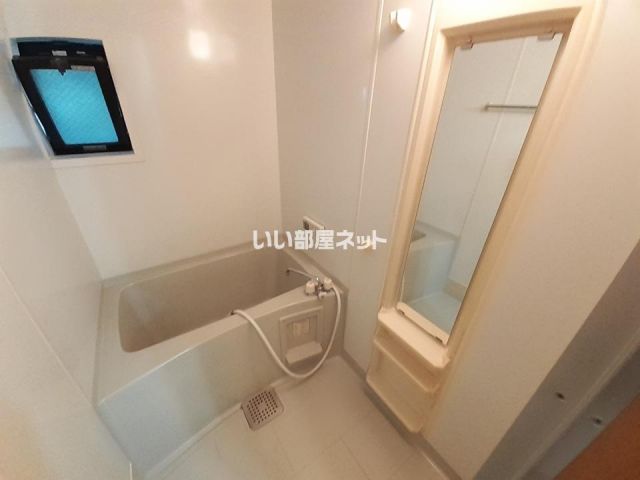 ハニーネスト Bの風呂写真
