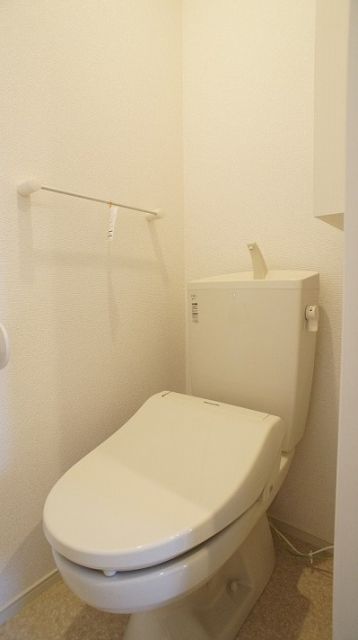 湘南新宿ライン宇須 古河駅 徒歩25分 2階建 築14年のトイレ写真