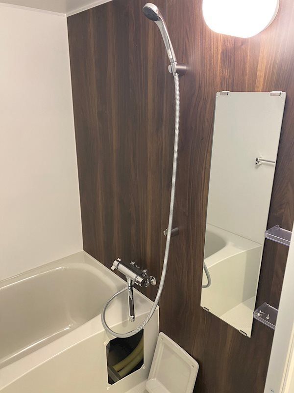 バス・シャワールーム　※同タイプの別のお部屋です。