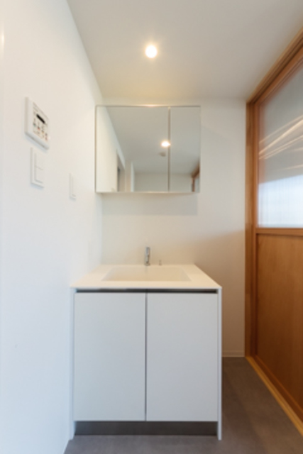 洗面設備　※写真は同タイプ住戸です。