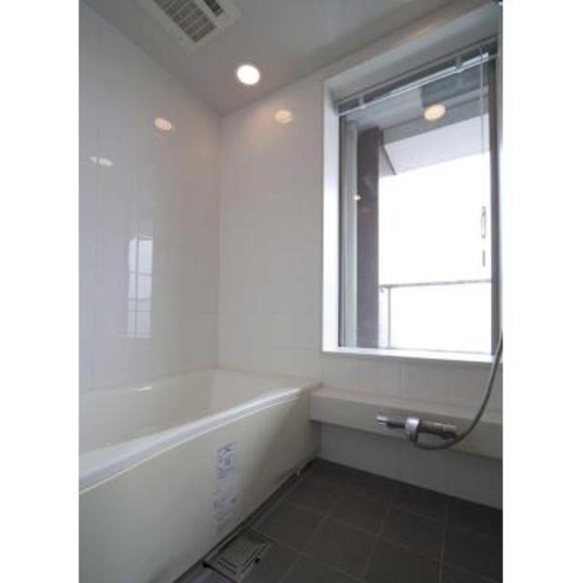 バス・シャワールーム　※写真は同タイプ住戸です。