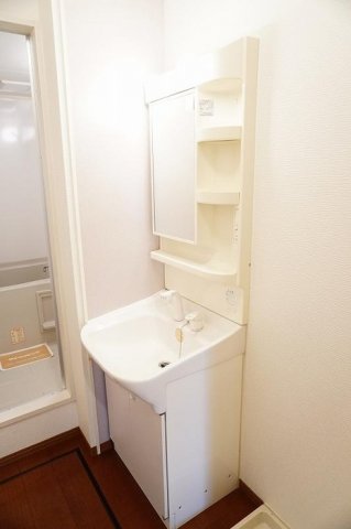 洗面設備　朝の身支度には欠かせない独立洗面化粧台