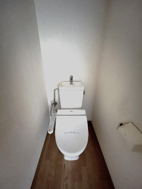 トイレ　嬉しい温水洗浄便座です♪