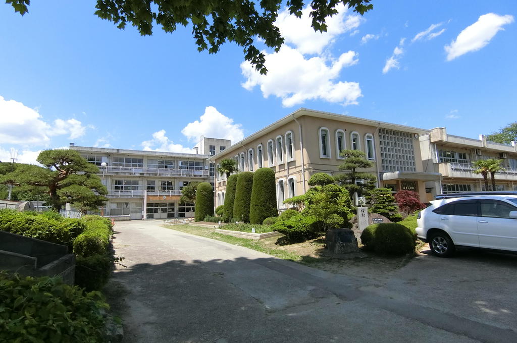 小学校　二本松市立油井小学校（小学校）まで1474m