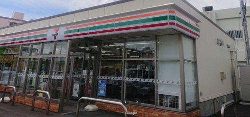 コンビニ　セブンイレブン うるまみどり町4丁目店（コンビニ）まで648m
