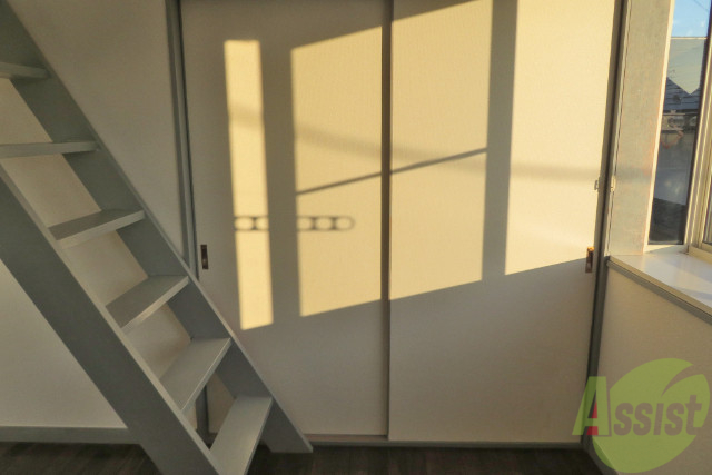 収納　クローゼットは広々としていて大きな荷物も収納可能です。