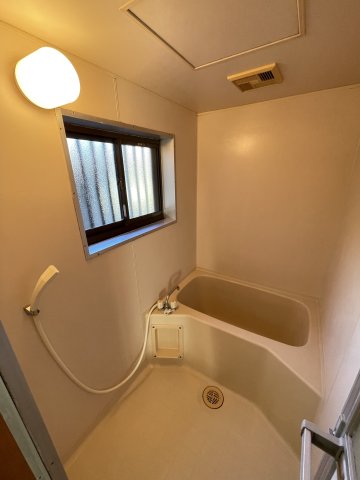 バス・シャワールーム　お風呂で日々の疲れを落としましょう