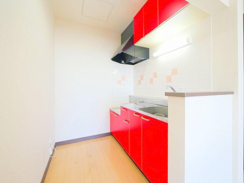 キッチン　独立キッチンは料理も掃除もしやすいです♪