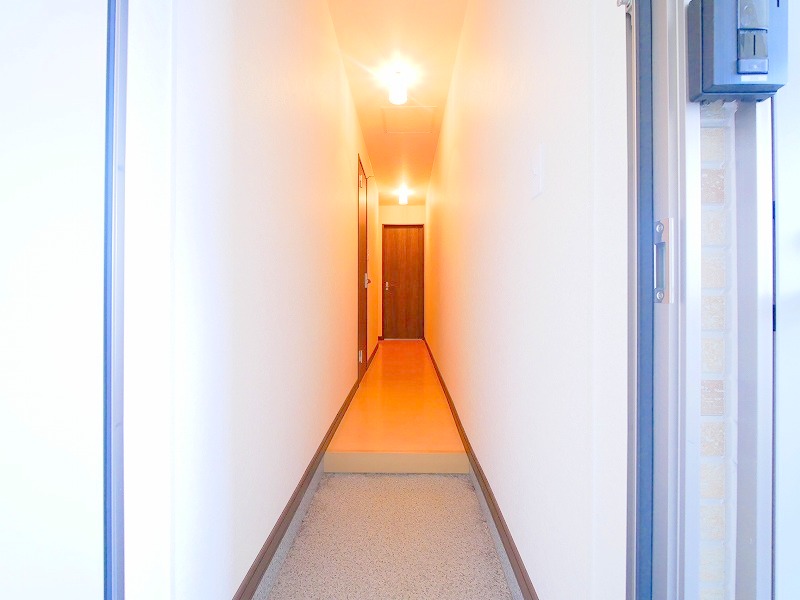 玄関　スッキリ広々とした段差が少ない玄関♪