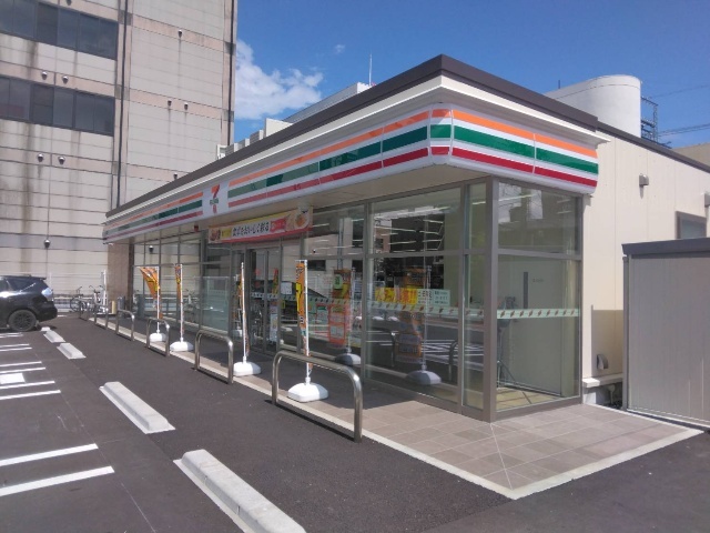 コンビニ　セブンイレブン伊勢岩渕２丁目店（コンビニ）まで326m