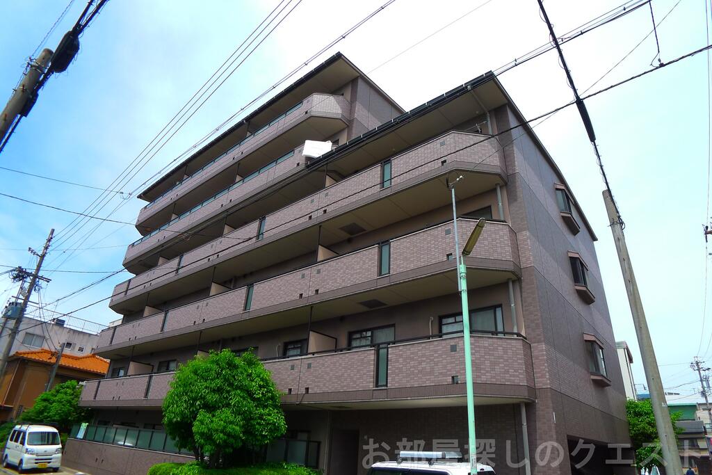 名古屋市昭和区福江のマンションの建物外観