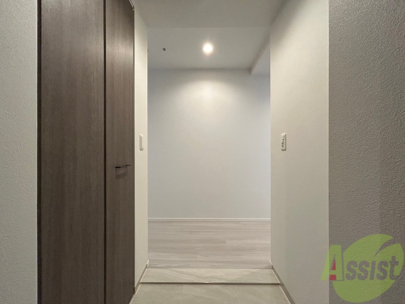 玄関　玄関です。ご覧の通り広々としていますね。