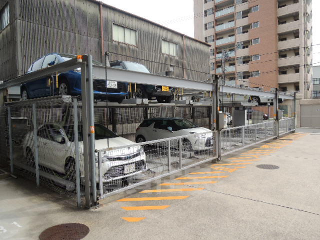 【名古屋市瑞穂区明前町のマンションの駐車場】