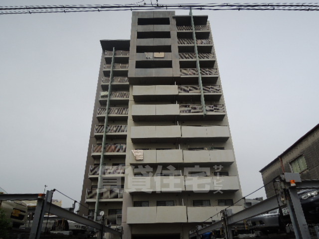 【名古屋市瑞穂区明前町のマンションの建物外観】