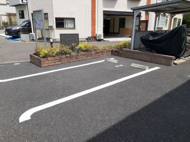 【オリーブＫの駐車場】