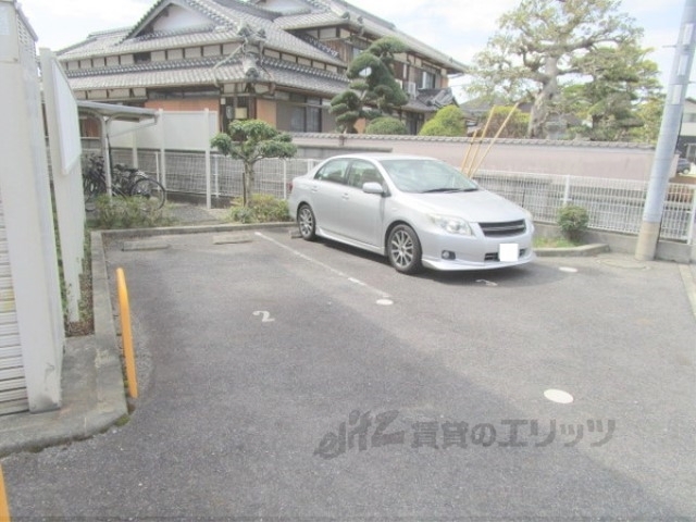 【甲賀市水口町八光のアパートの駐車場】