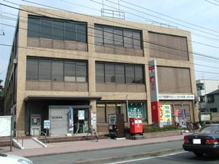 郵便局　港北郵便局（郵便局）まで421m