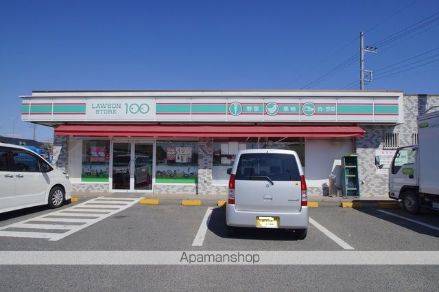 コンビニ　ローソンストア１００（コンビニ）まで86m