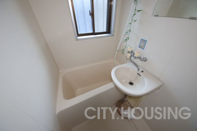 バス・シャワールーム　※モデルルームで、家具は展示用です。