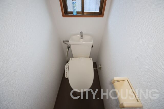 トイレ　※モデルルームで、家具は展示用です。