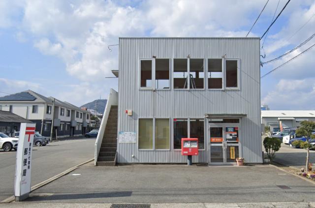 郵便局　徳島万代簡易郵便局（郵便局）まで318m