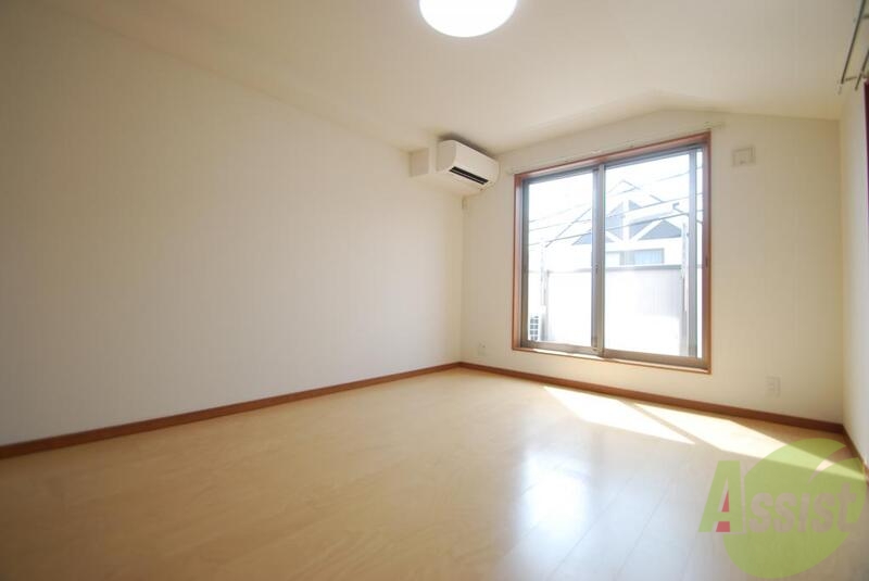 居室・リビング　明るいお部屋でゆったりとした生活を