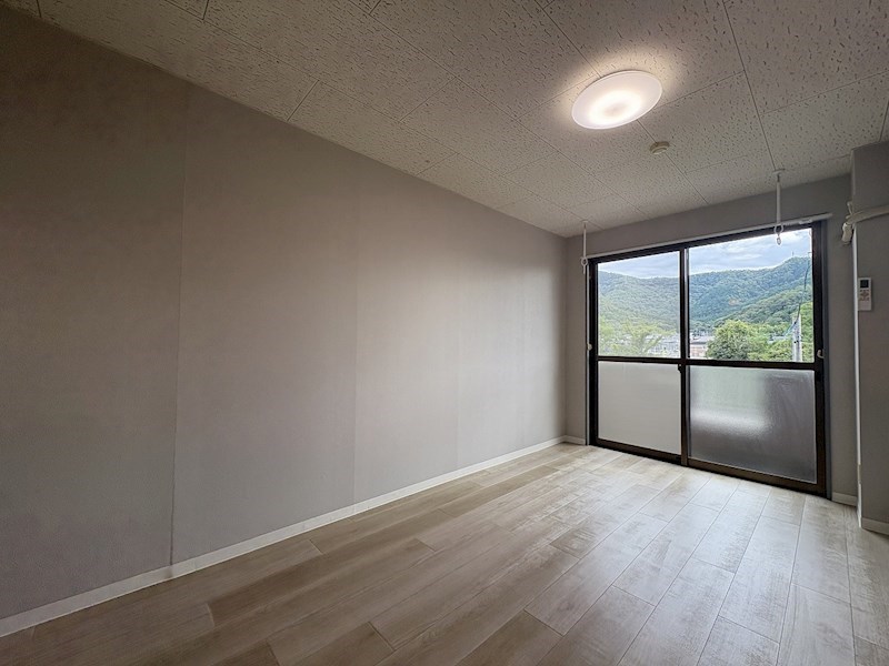 その他部屋・スペース　南向きの明るいお部屋です。