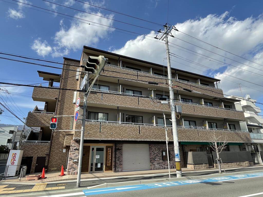 サンリット本山南の建物外観