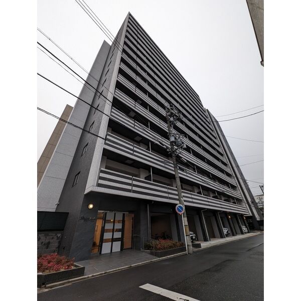 【名古屋市中区新栄のマンションのエントランス】