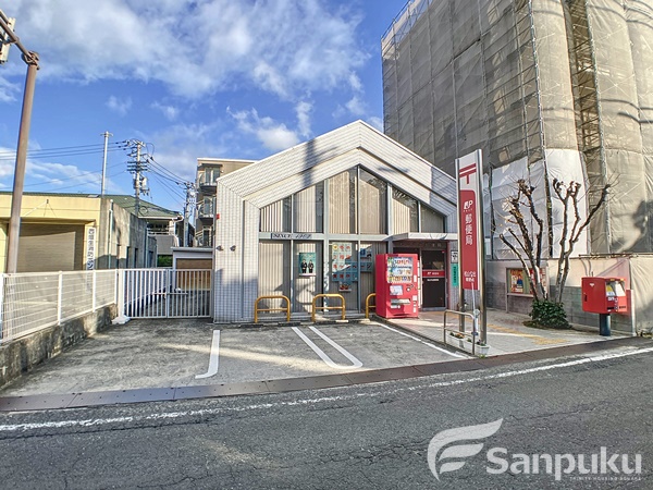 郵便局　松山今出郵便局（郵便局）まで1012m