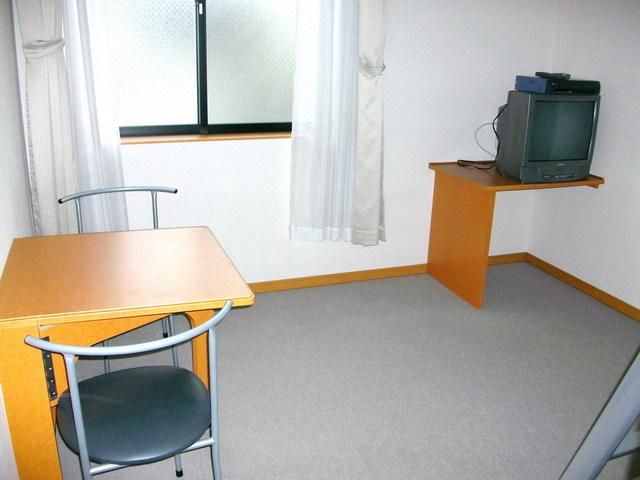 居室・リビング　家具・家電付き