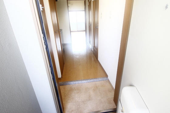 玄関　※別部屋の写真です