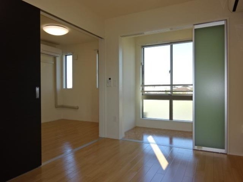 居室・リビング　図面と現状に相違がある場合には現状を優先