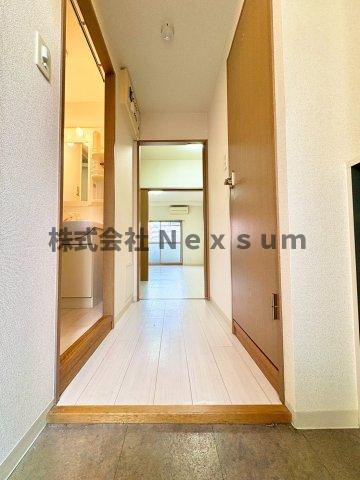 玄関　落ち着いた玄関です