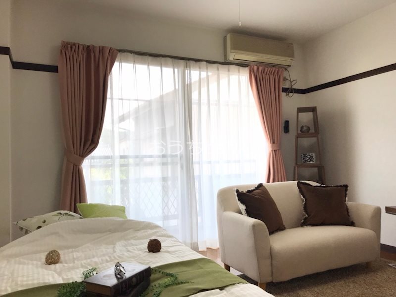 居室・リビング　窓からたくさん陽が差し込みます♪