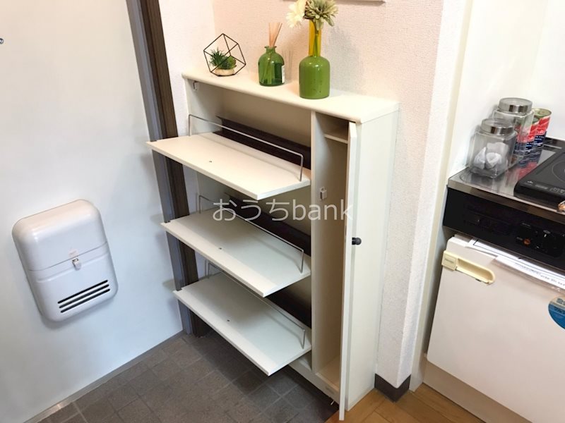 収納　シューズボックスが付いていますよ。玄関もスッキリ片付きます。