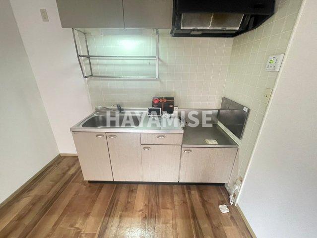 キッチン　※同物件反転タイプの写真でございます※現況を優先します※